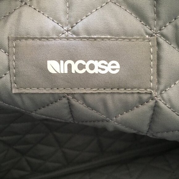 Incase Laptop Sleeve 14"x10" Gray 16" Diagonal - Picture 8 of 12